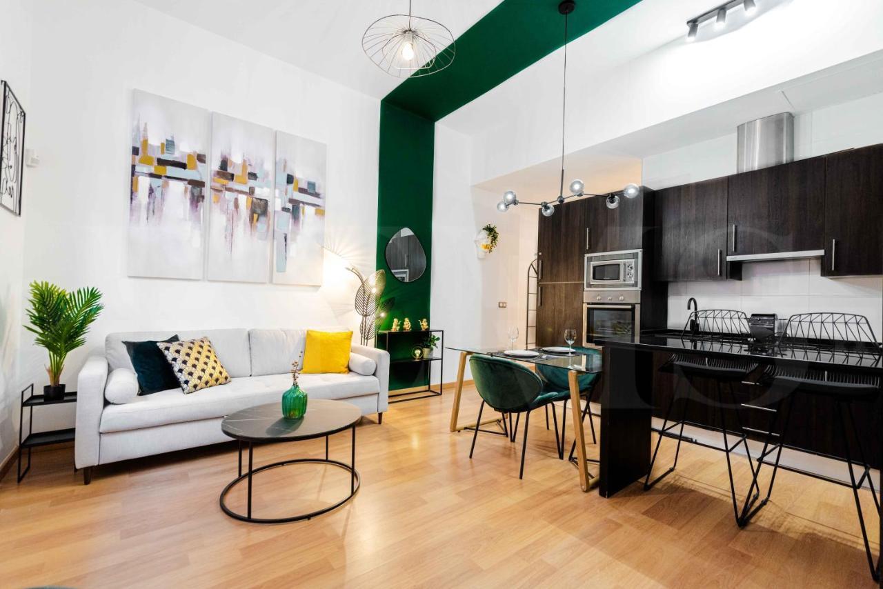 Apartament Deluxe Apartment With Common Swimming Pool - Center